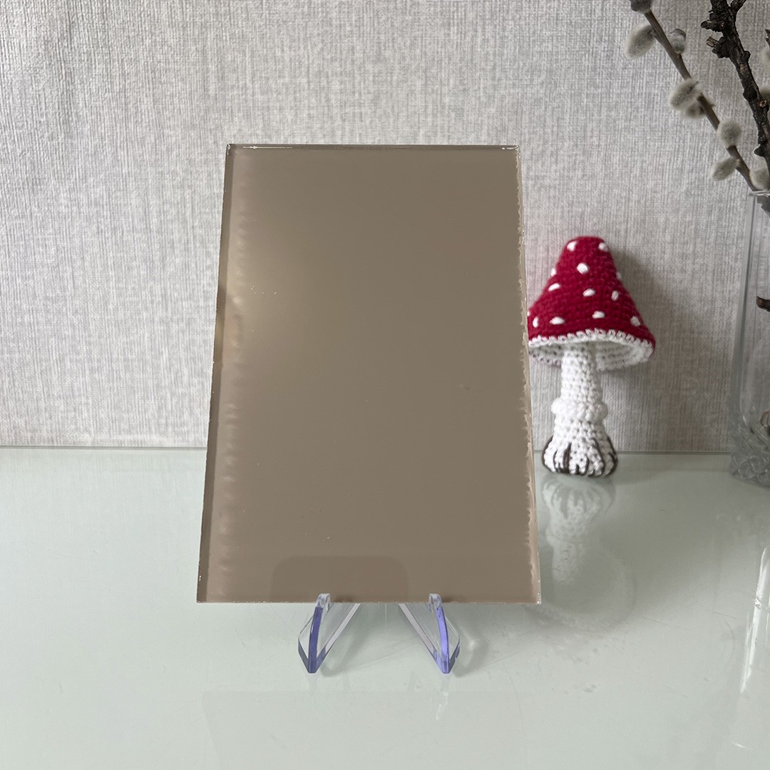 Фото стекло цветное светло - коричневое № 1236 Лакобель